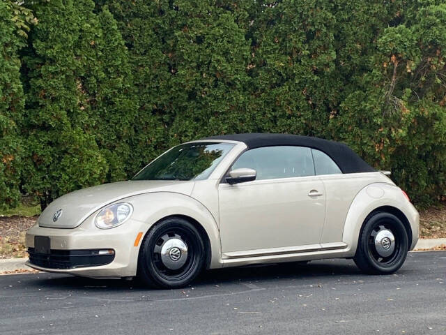 2013 Volkswagen Beetle Convertible for sale at Ideal Cars LLC in Skokie, IL