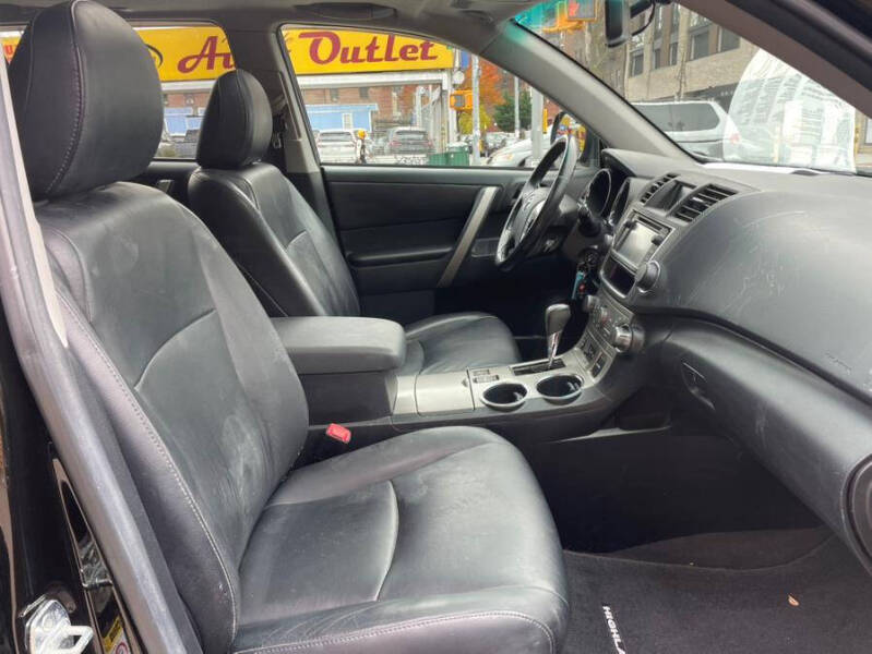 2013 Toyota Highlander SE