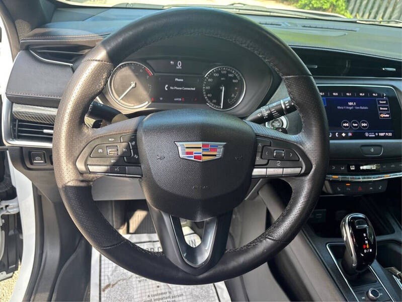 2023 Cadillac XT4 Sport