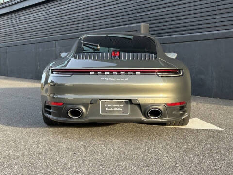 2022 Porsche 911 Carrera 4