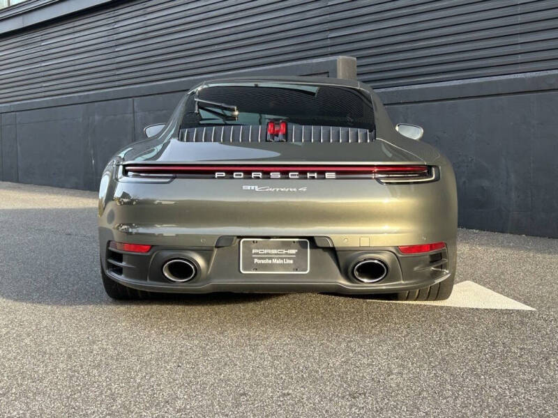 2022 Porsche 911 Carrera 4