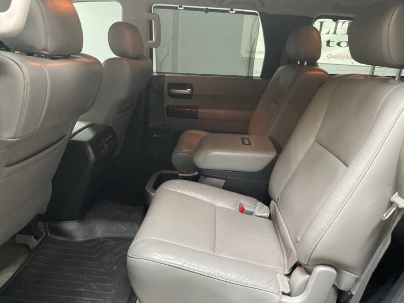 2011 Toyota Sequoia Platinum