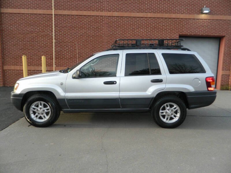 2004 Jeep Grand Cherokee Laredo photo 3