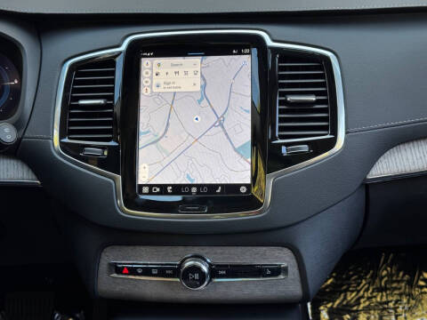 2023 Volvo XC90 Recharge T8 Ultimate Bright Theme 6P