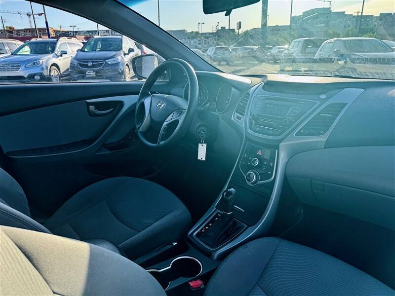 2016 Hyundai Elantra SE