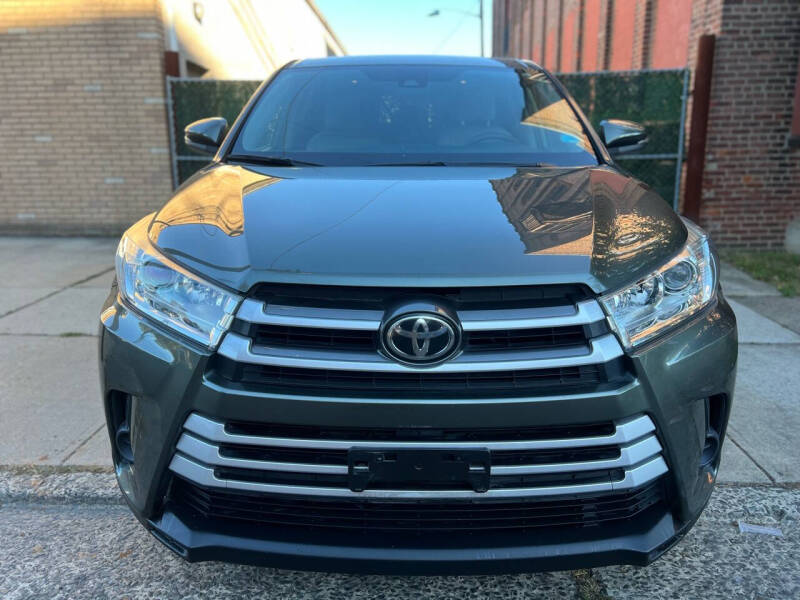 2019 Toyota Highlander null photo 9