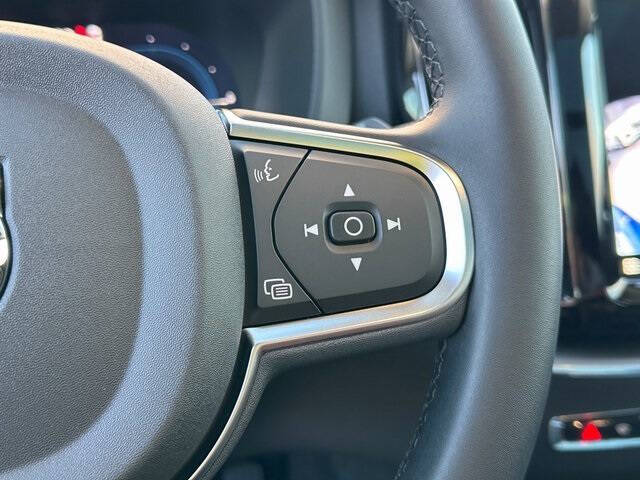 2025 Volvo XC60 T8 Core Dark Theme