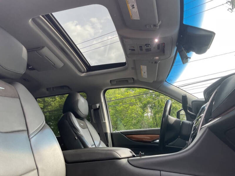 2017 Cadillac Escalade Luxury