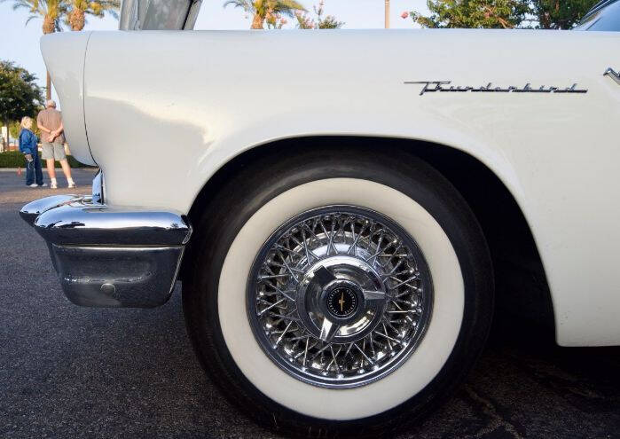 1957 Ford Thunderbird