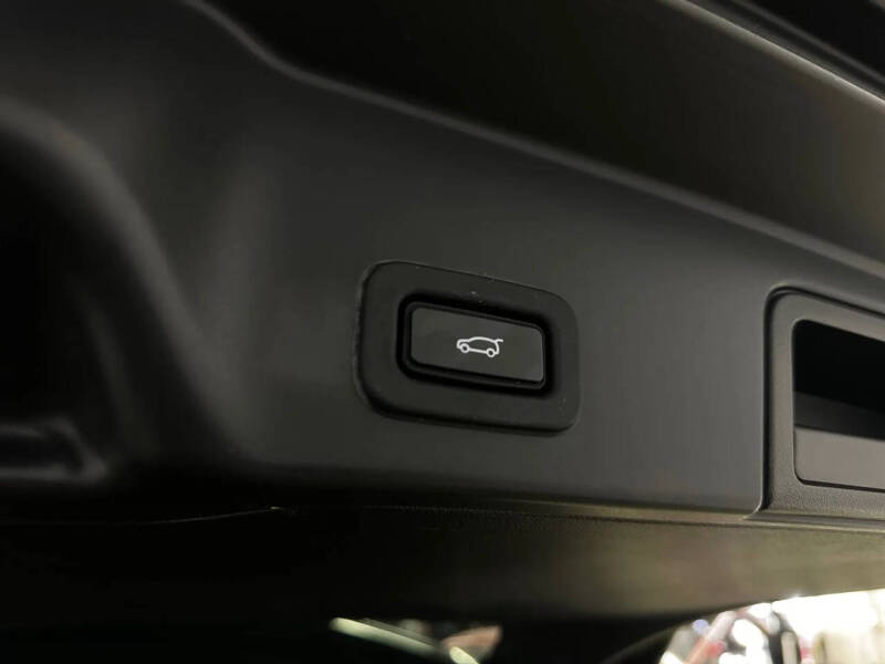 2022 Land Rover Range Rover Evoque P250 R-Dynamic S