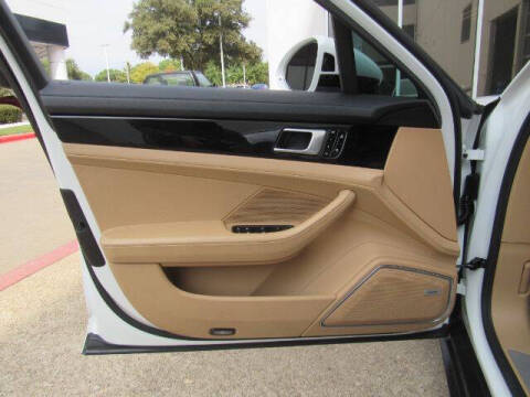 2019 Porsche Panamera 4