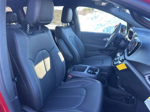 2026 Chrysler Voyager LX