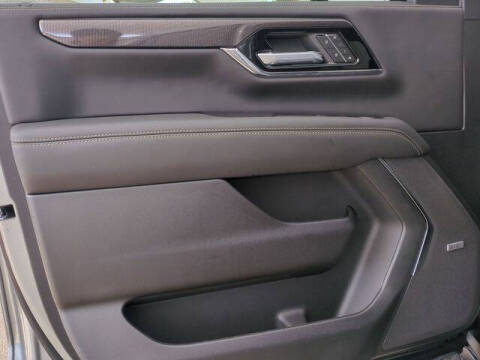 2025 GMC Yukon Elevation