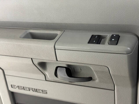 2010 Ford E-Series E-450 SD