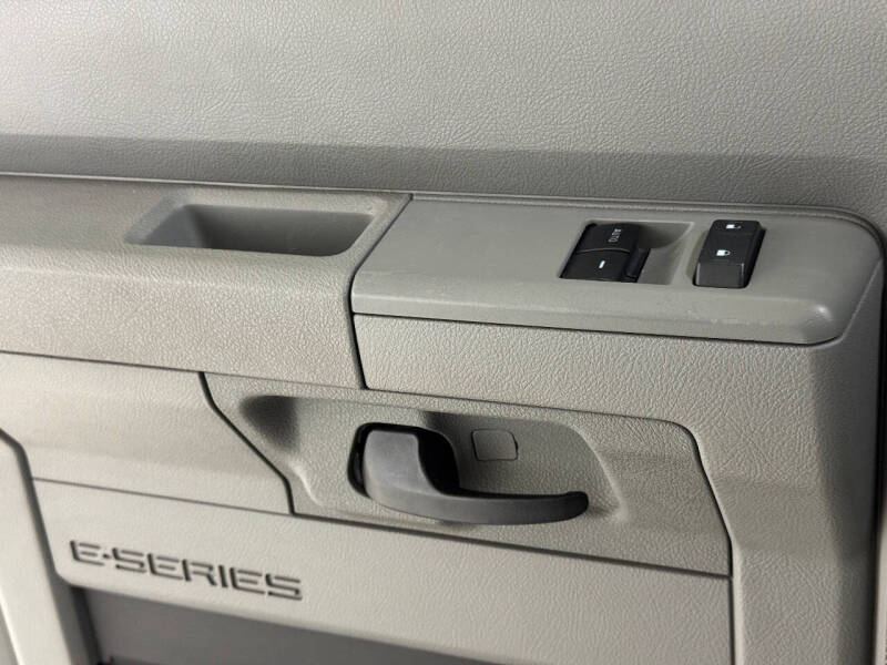 2010 Ford E-Series E-450 SD