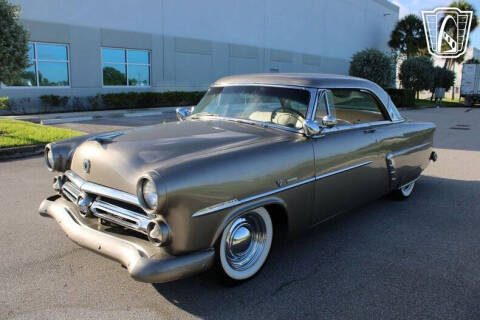 1952 Ford Crestline