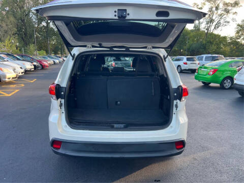 2017 Toyota Highlander LE