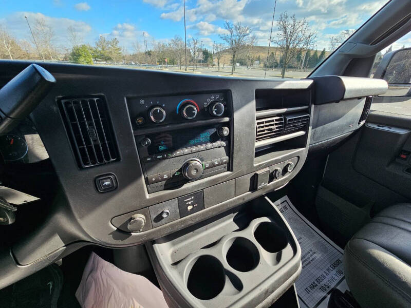 2017 GMC Savana 2500