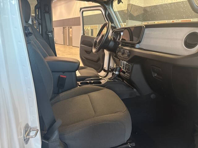 2024 Jeep Gladiator NightHawk