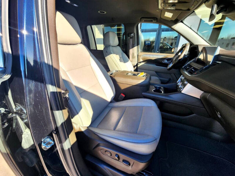 2023 GMC Yukon XL SLT