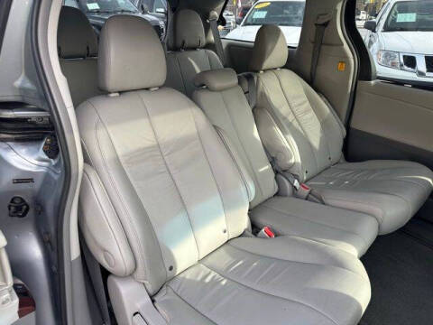 2012 Toyota Sienna
