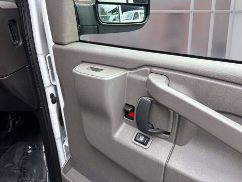 2024 Chevrolet Express 2500