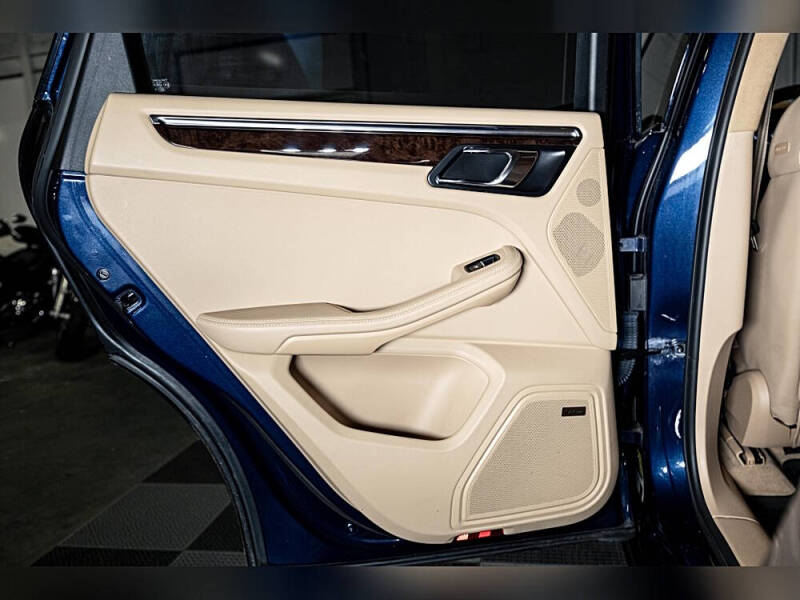 2015 Porsche Macan S