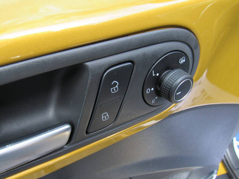 2016 Volkswagen Beetle 1.8T Dune PZEV