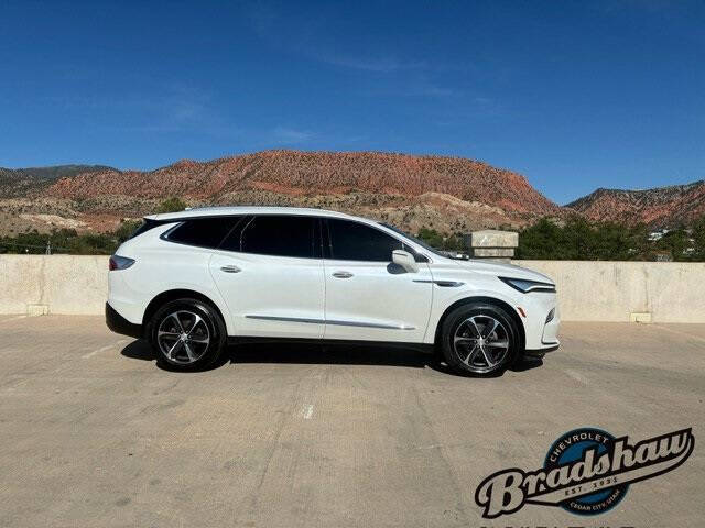 2022 Buick Enclave Essence