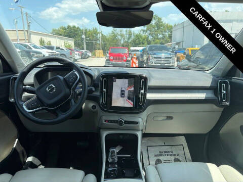 2024 Volvo XC40 B5 Plus Bright Theme