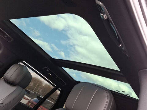 2025 Land Rover Range Rover P530 SE LWB