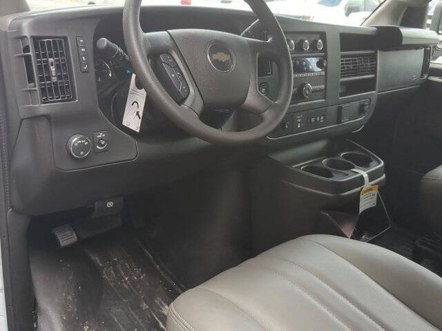 2025 Chevrolet Express 2500