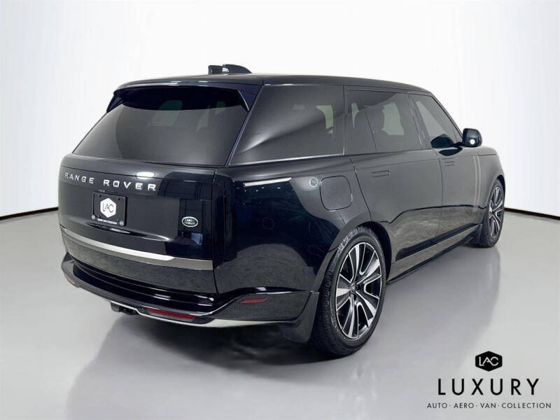 2023 Land Rover Range Rover P530 SE LWB