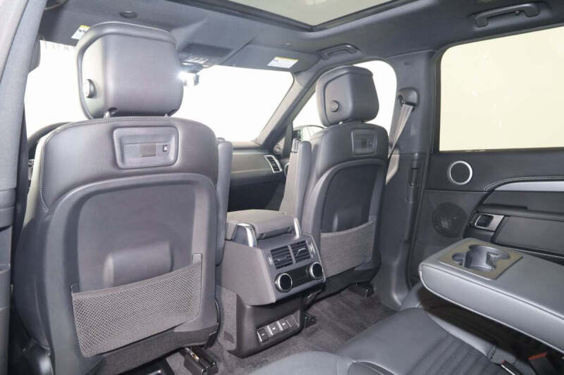 2023 Land Rover Discovery P360 S R-Dynamic