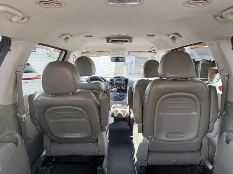 2012 Kia Sedona LX