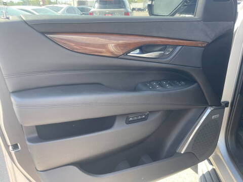 2016 Cadillac Escalade Luxury Collection