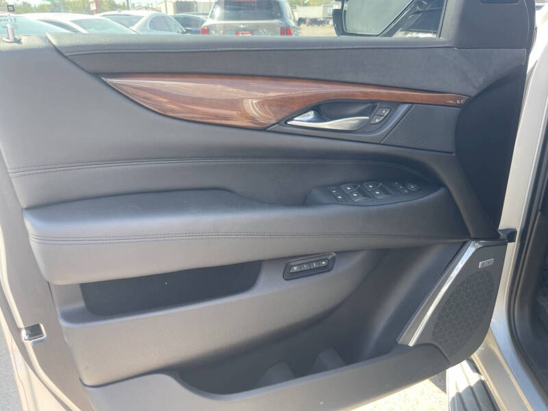 2016 Cadillac Escalade Luxury Collection