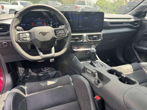 2025 Ford Mustang Dark Horse