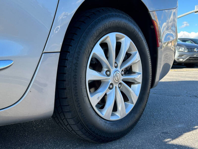2018 Chrysler Pacifica Touring L