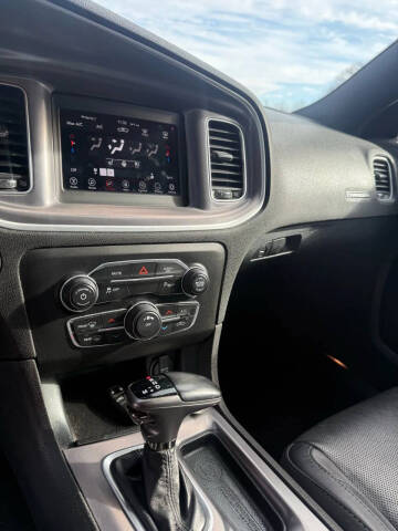 2019 Dodge Charger SXT