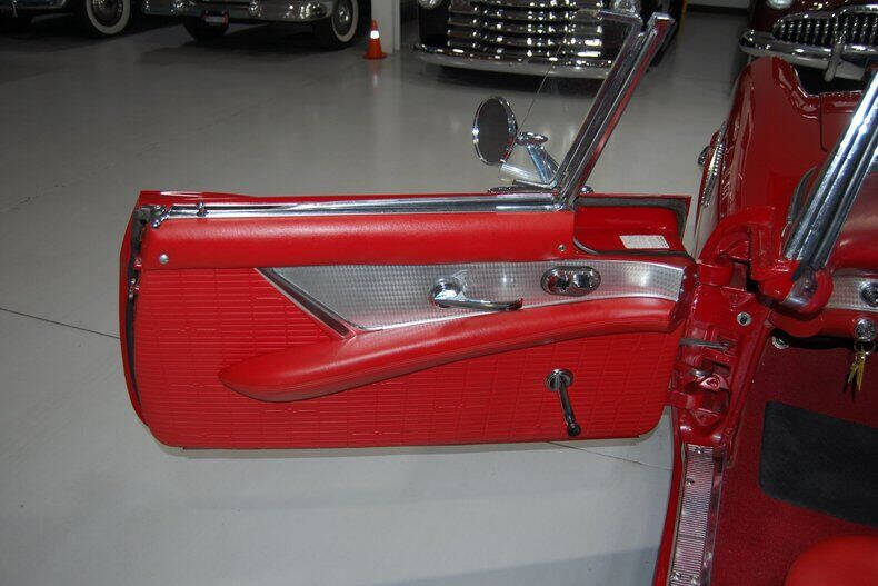 1957 Ford Thunderbird