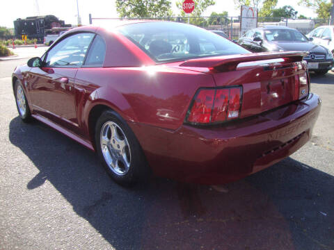 2004 Ford Mustang