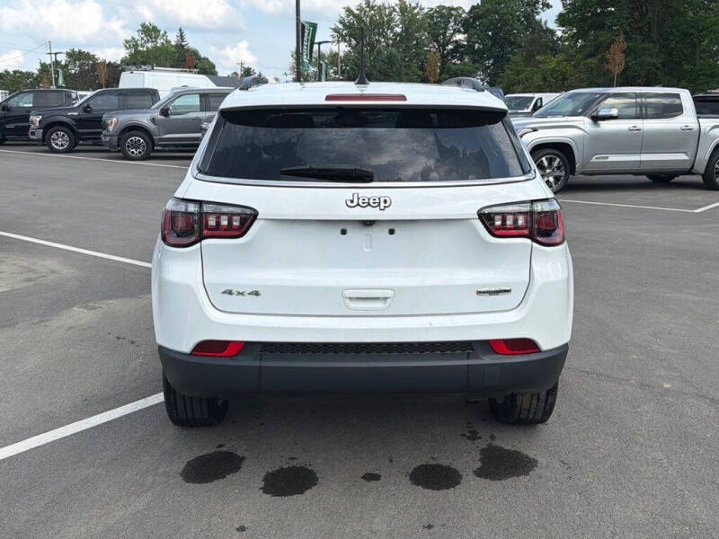 2022 Jeep Compass Latitude Lux