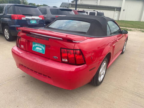 2004 Ford Mustang Deluxe