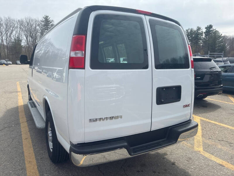 2024 GMC Savana 2500