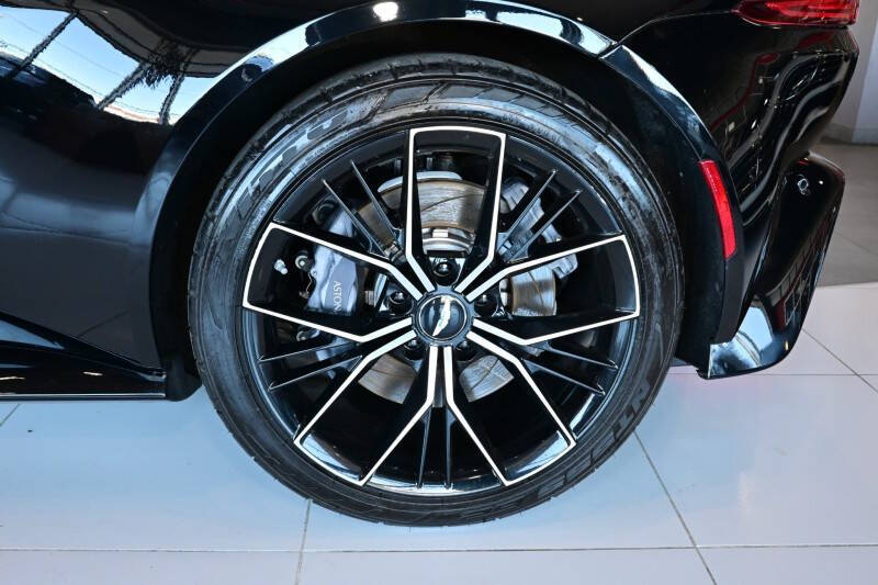 2022 Aston Martin Vantage