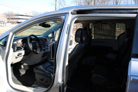 2017 Chrysler Pacifica Touring-L Plus