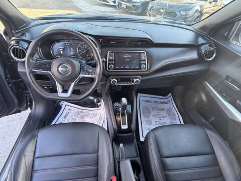 2020 Nissan Kicks SR