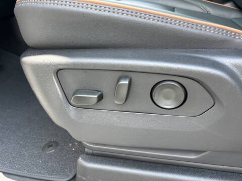 2025 GMC Yukon XL AT4