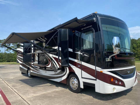 2013 Fleetwood Expedition 38s, 1.5 Bathroom